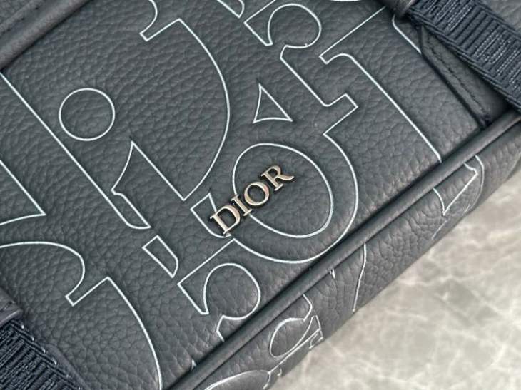 Picture of Dior Mens Bags _SKUfw239230591fw